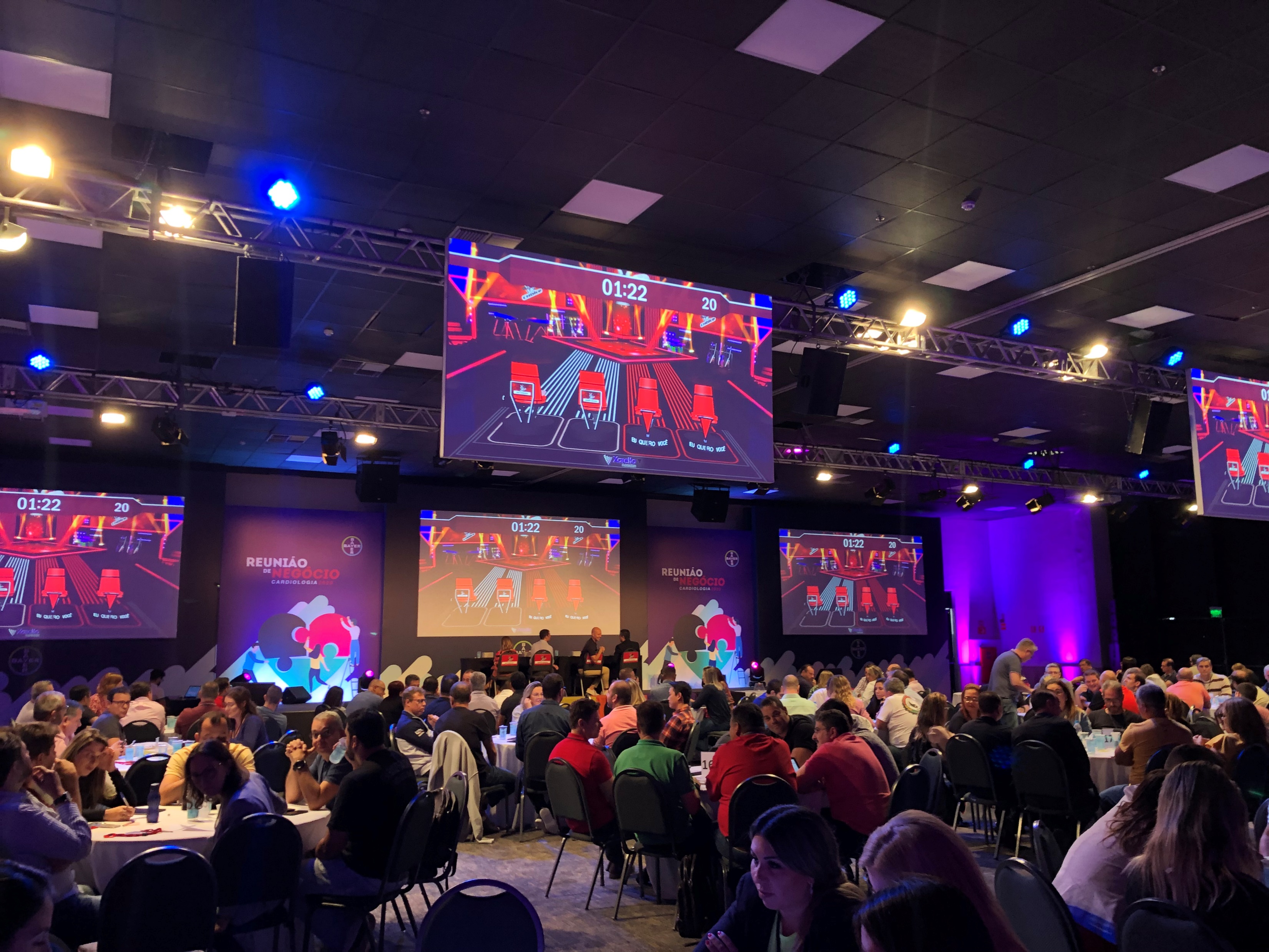 Equipes participando de uma experiência da Brinca Brasil